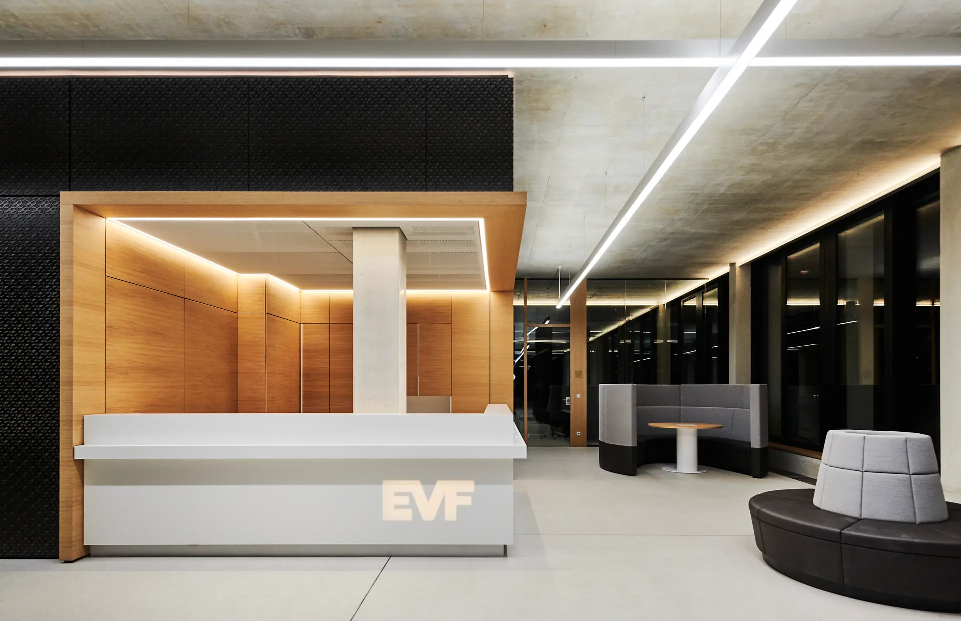 Hochwertiger Innenausbau – Referenzprojekt EVF Göppingen von b² interior